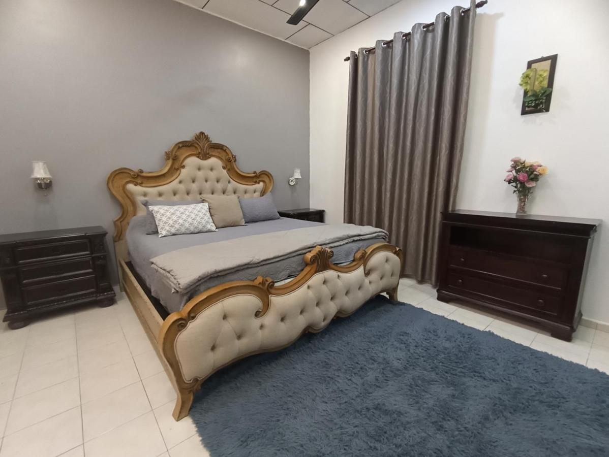Basrie Villa "Mslim Only" - Mini Cinema , Private Pool , Wi-Fi , Netflix Muar Eksteriør bilde