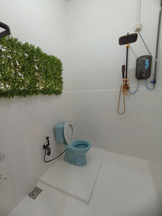 Basrie Villa "Mslim Only" - Mini Cinema , Private Pool , Wi-Fi , Netflix Muar Eksteriør bilde