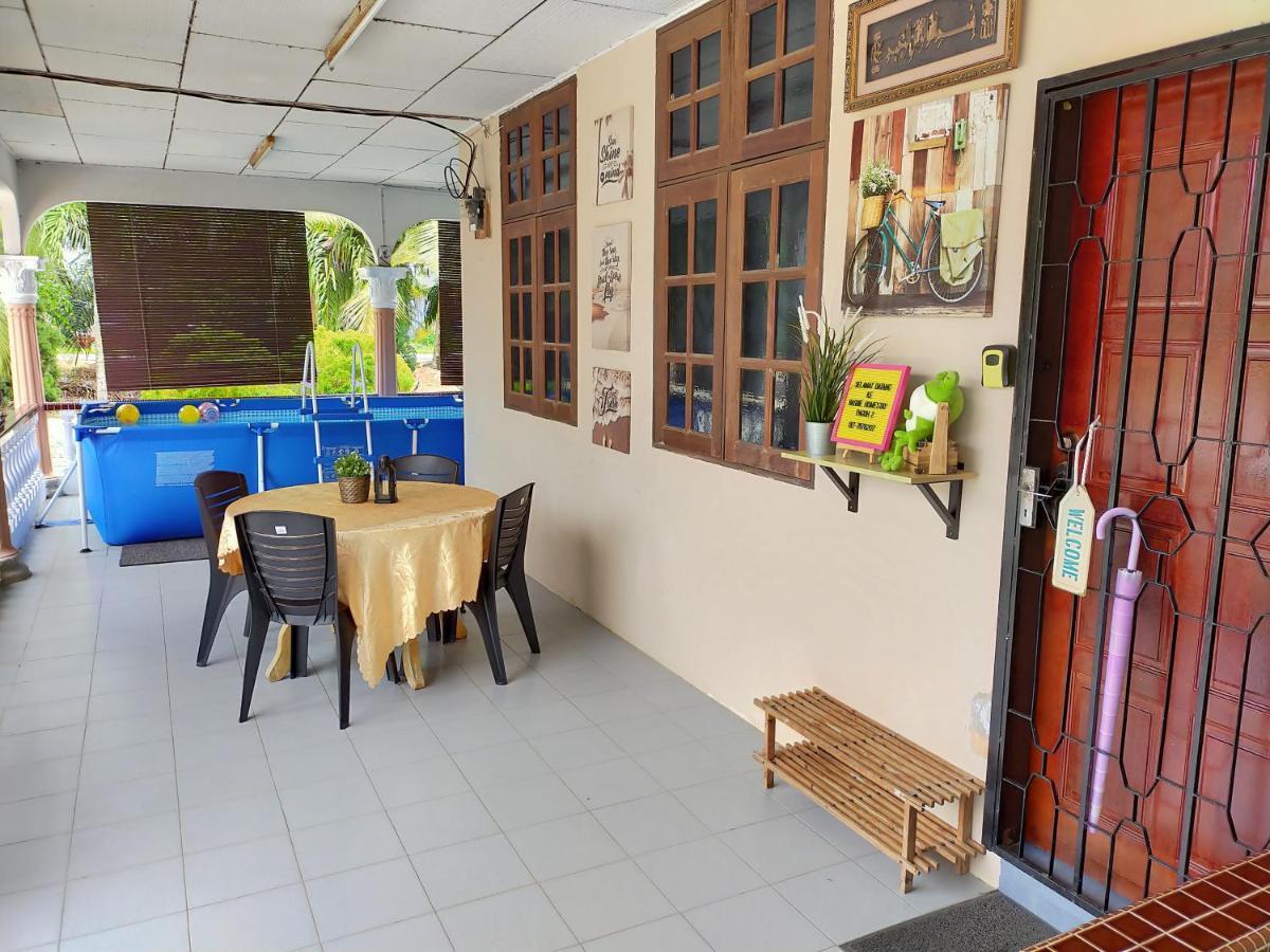 Basrie Villa "Mslim Only" - Mini Cinema , Private Pool , Wi-Fi , Netflix Muar Eksteriør bilde