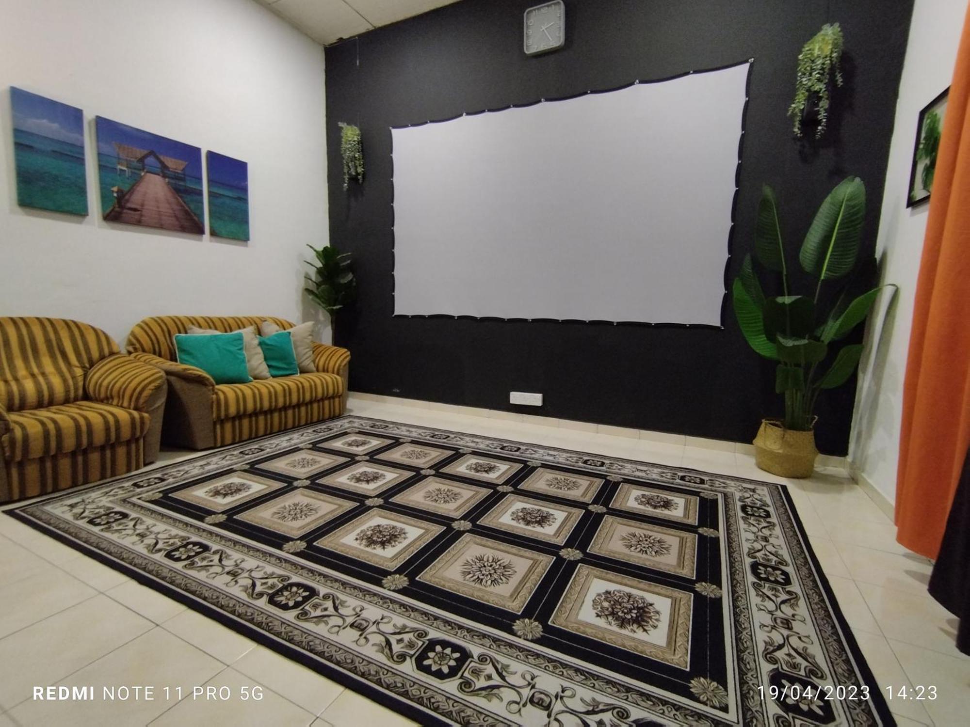 Basrie Villa "Mslim Only" - Mini Cinema , Private Pool , Wi-Fi , Netflix Muar Eksteriør bilde