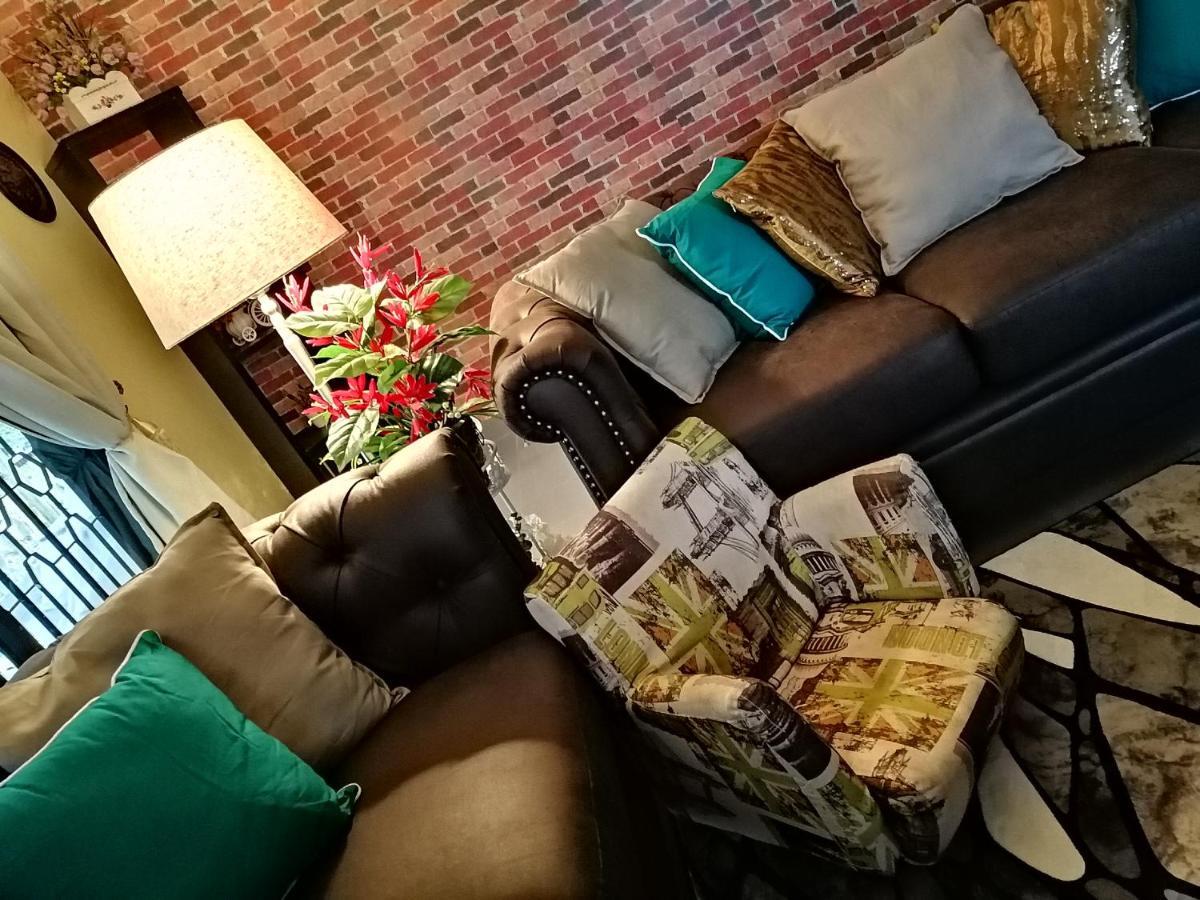 Basrie Villa "Mslim Only" - Mini Cinema , Private Pool , Wi-Fi , Netflix Muar Eksteriør bilde