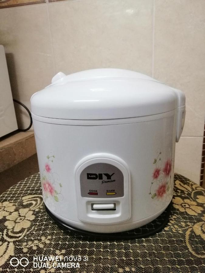Basrie Villa "Mslim Only" - Mini Cinema , Private Pool , Wi-Fi , Netflix Muar Eksteriør bilde